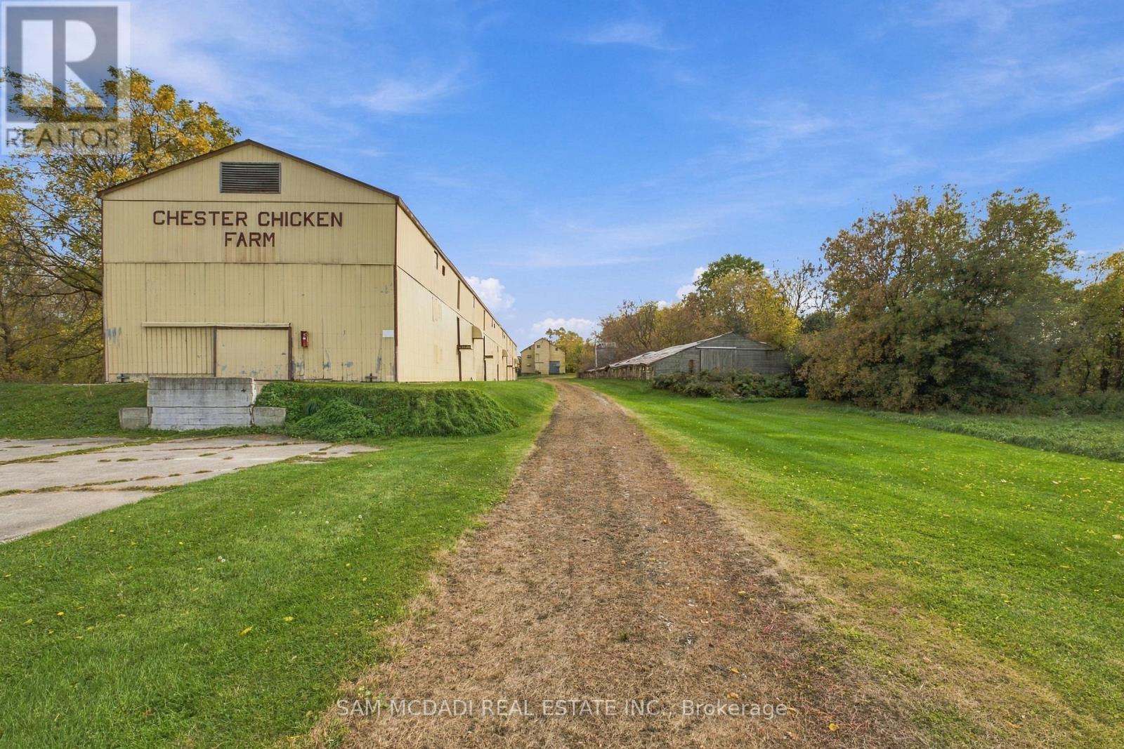 17422 Bathurst Street Property Photo 7