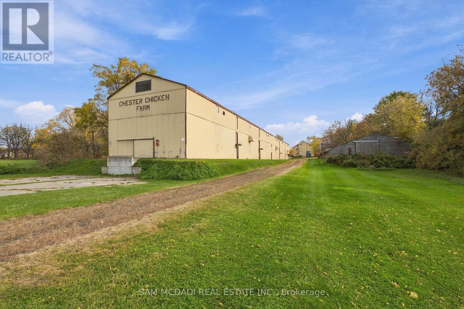 17422 Bathurst Street Property Photo 8