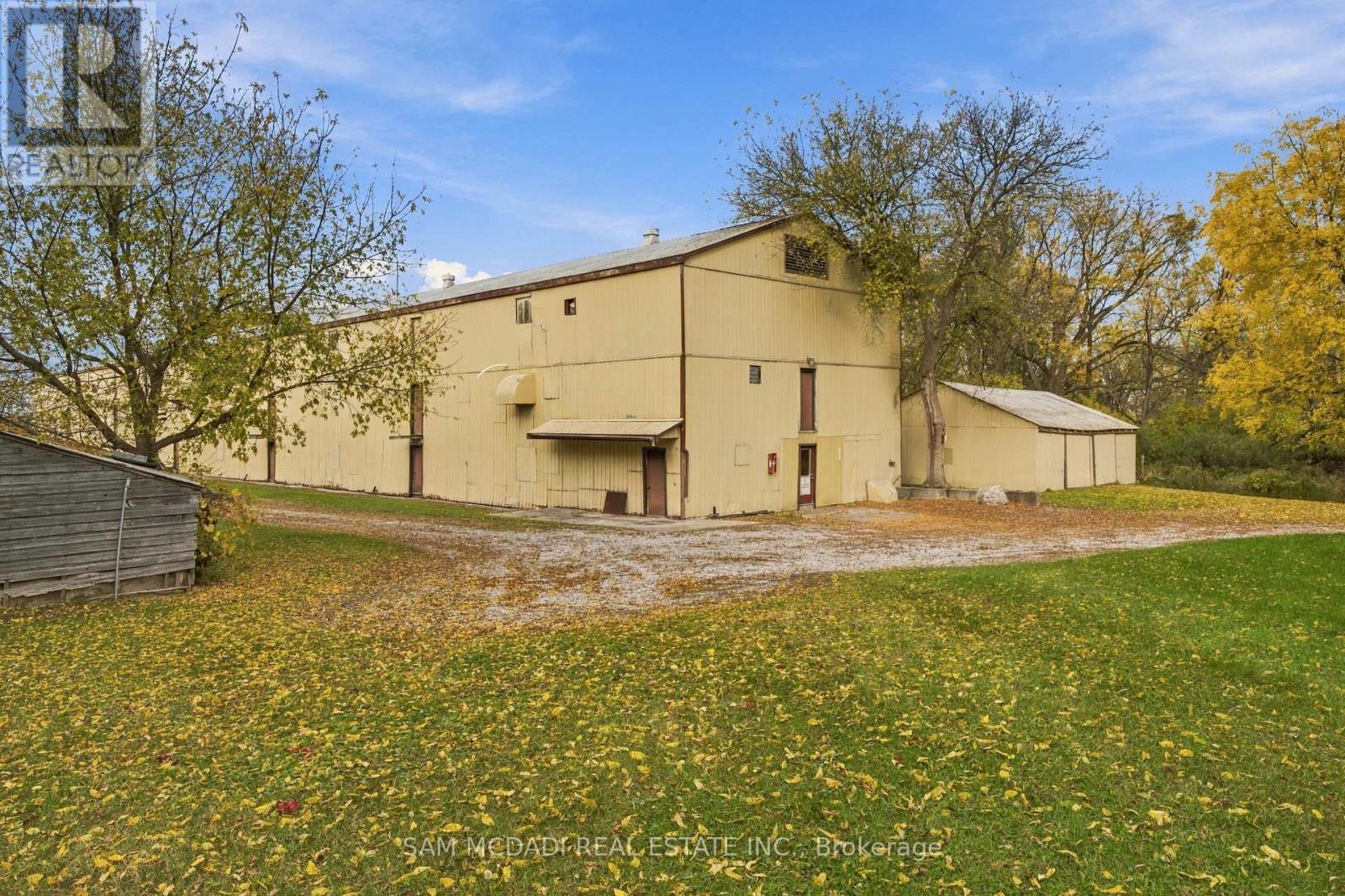 17422 Bathurst Street Property Photo 10