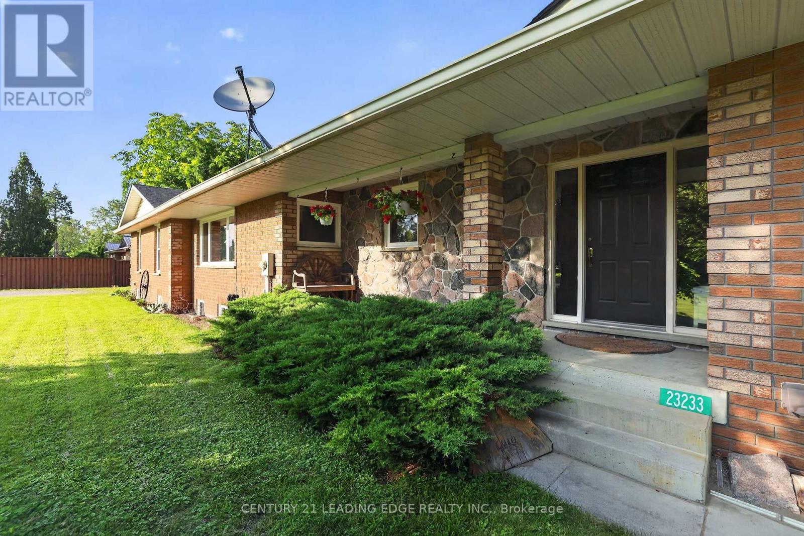 23233 Miles Road Property Photo 4
