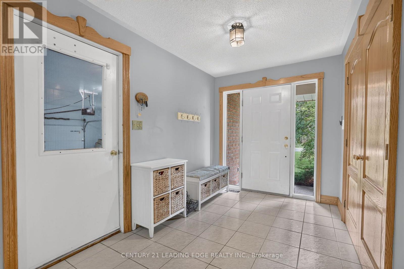 23233 Miles Road Property Photo 6