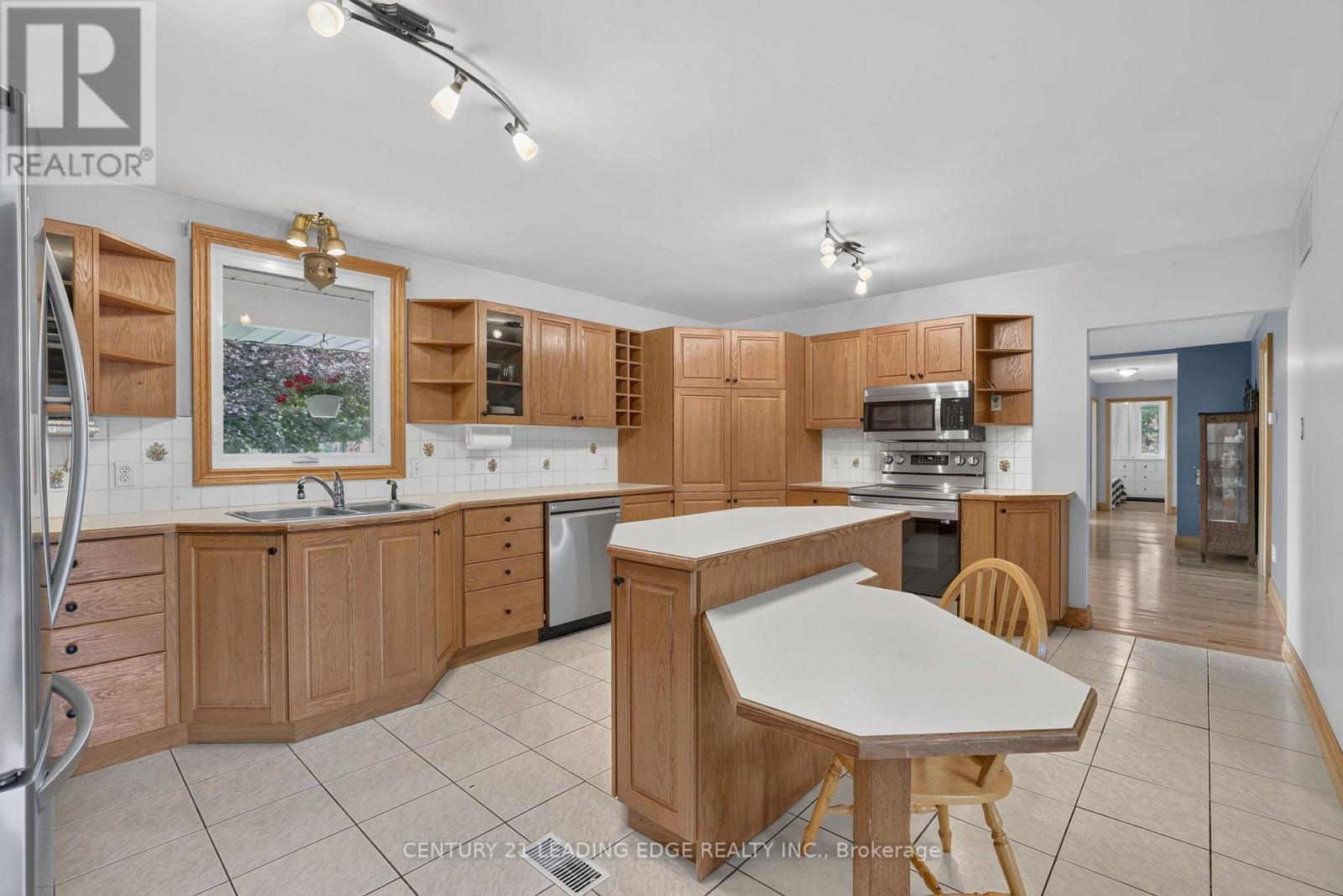 23233 Miles Road Property Photo 7