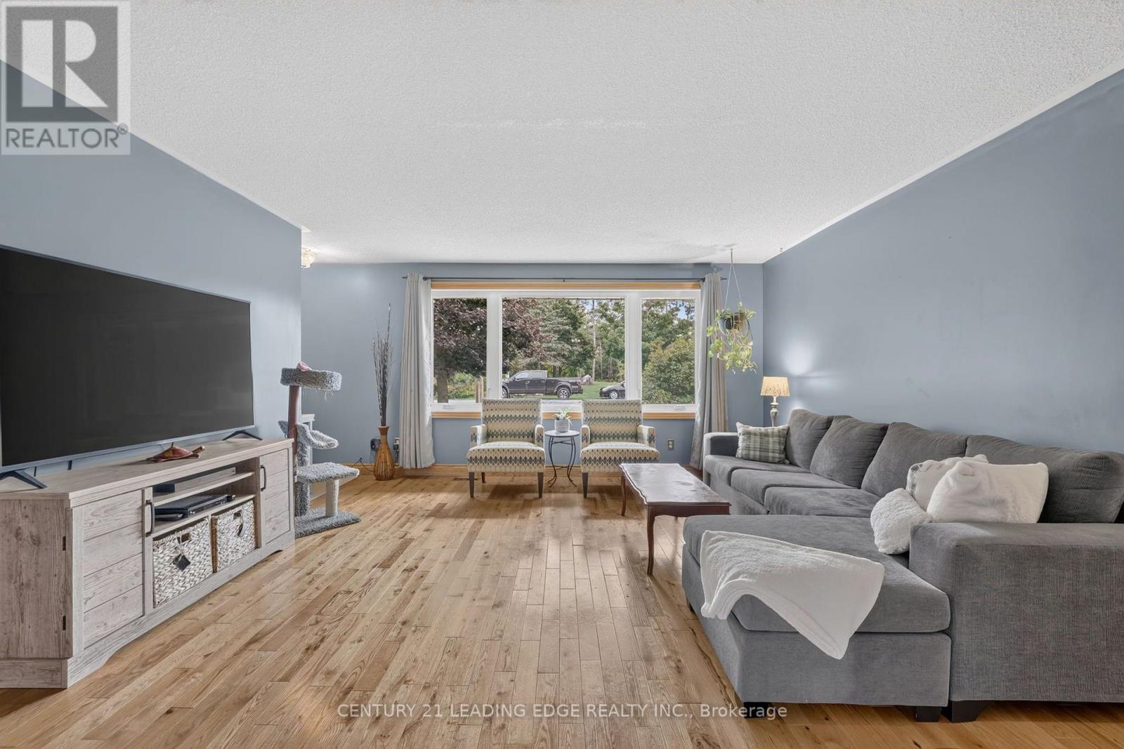 23233 Miles Road Property Photo 11