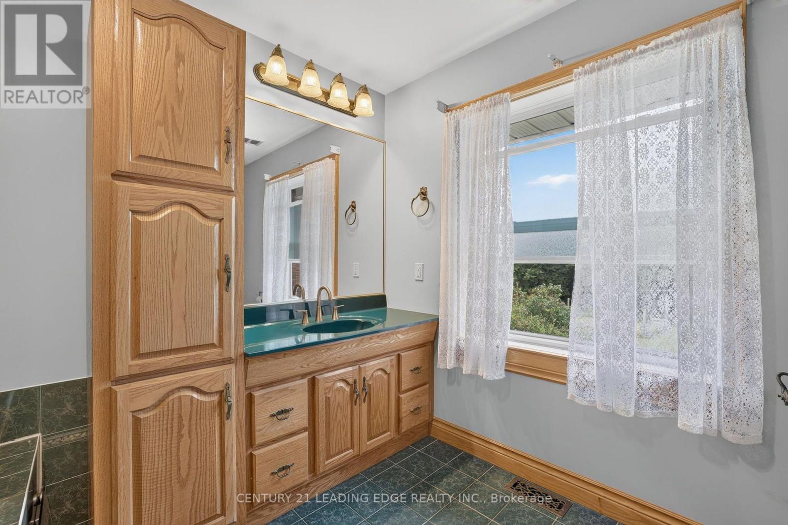 23233 Miles Road Property Photo 16