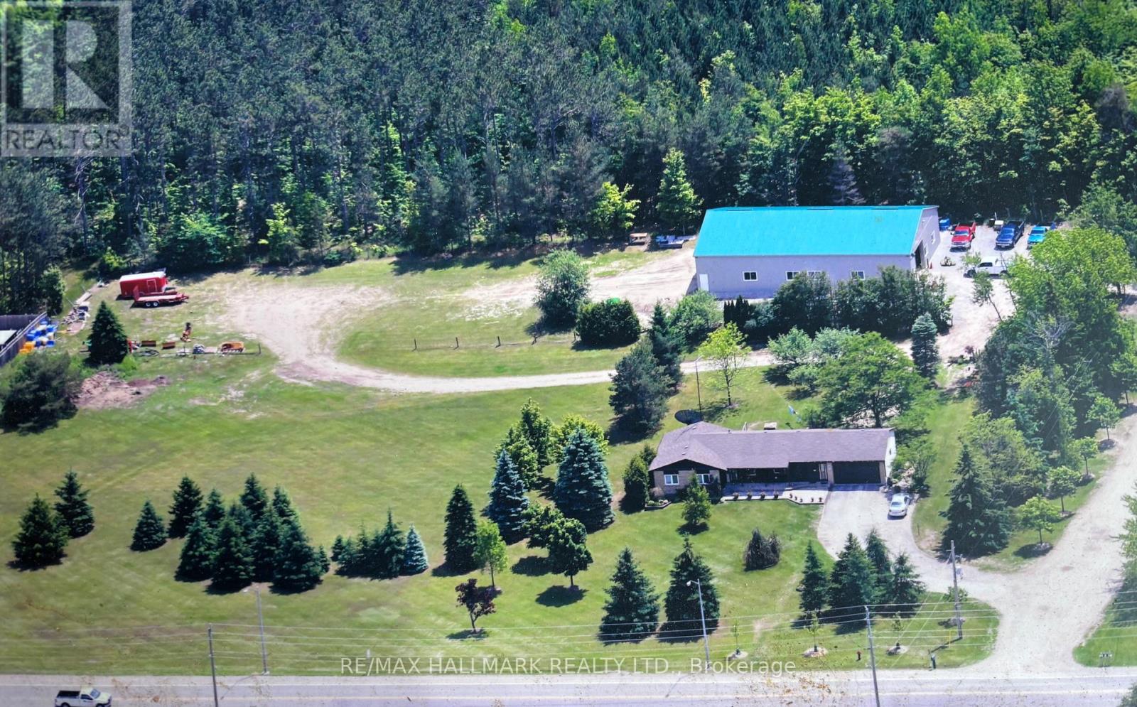4749 Aurora Road E Property Photo 2