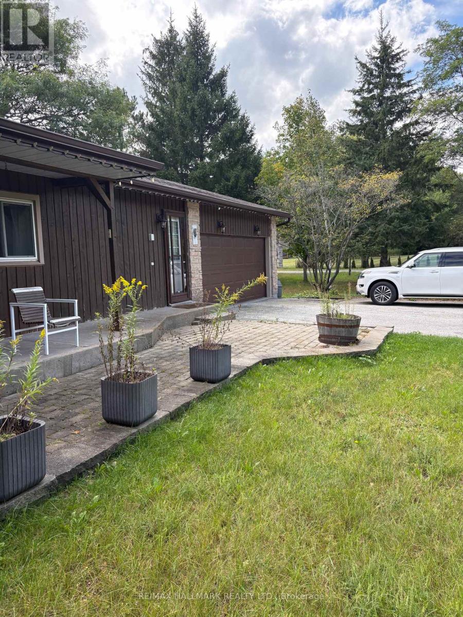 4749 Aurora Road E Property Photo 4