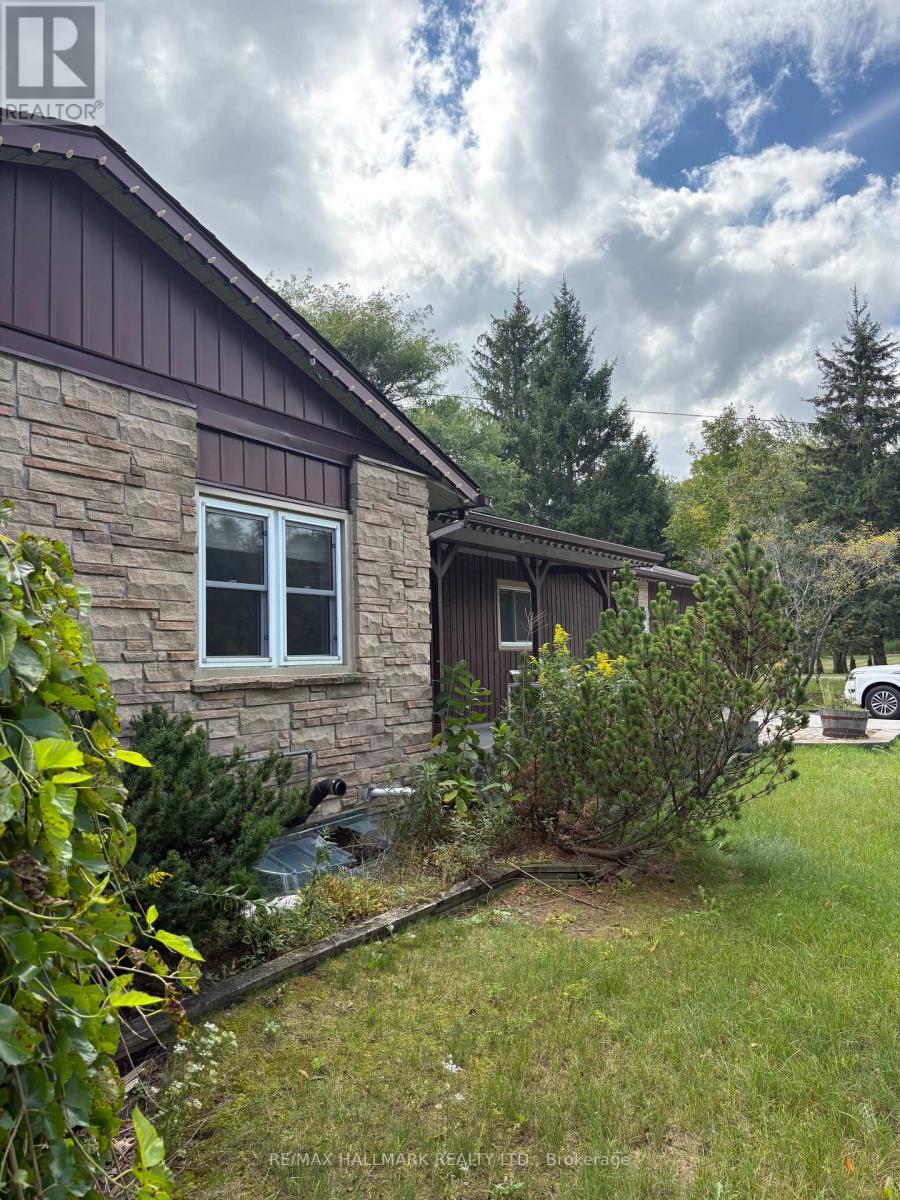 4749 Aurora Road E Property Photo 5