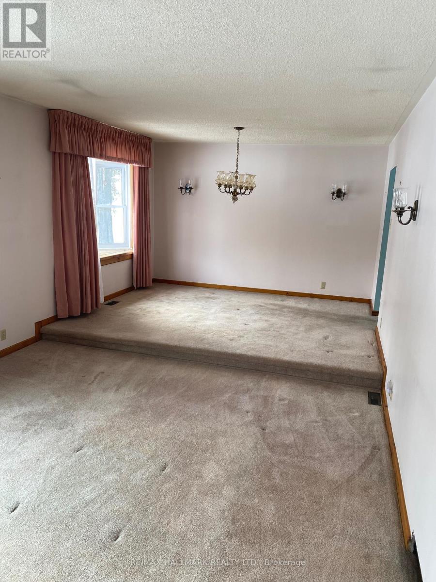 4749 Aurora Road E Property Photo 9