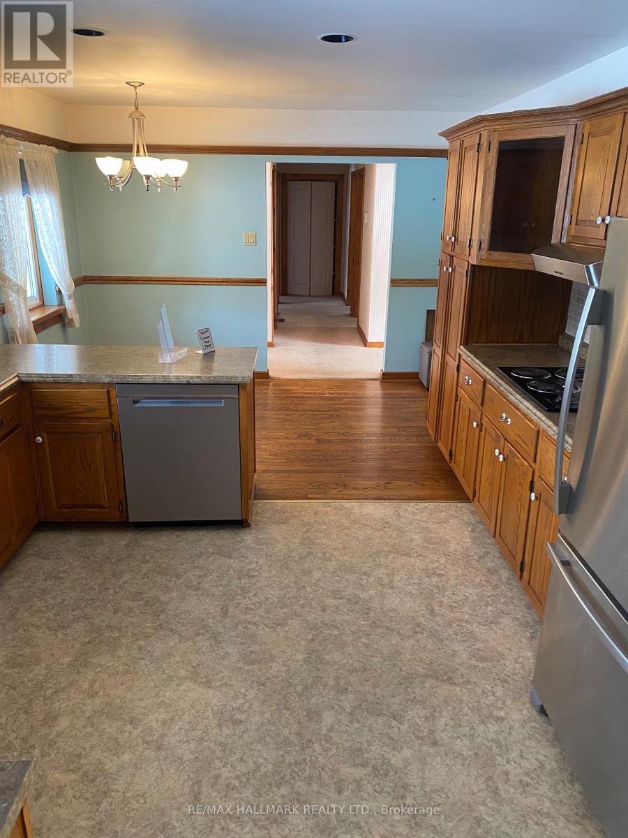 4749 Aurora Road E Property Photo 11