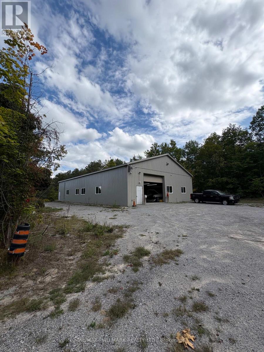 4749 Aurora Road E Property Photo 13