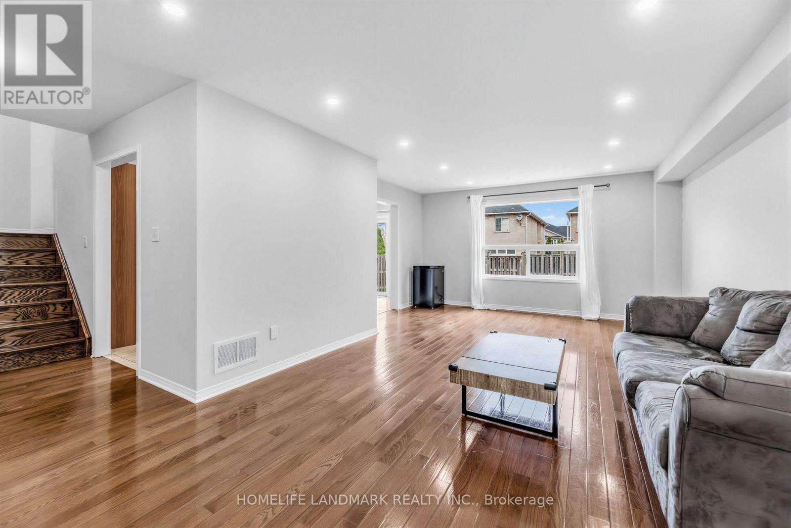 86 Laurier Avenue Property Photo 6