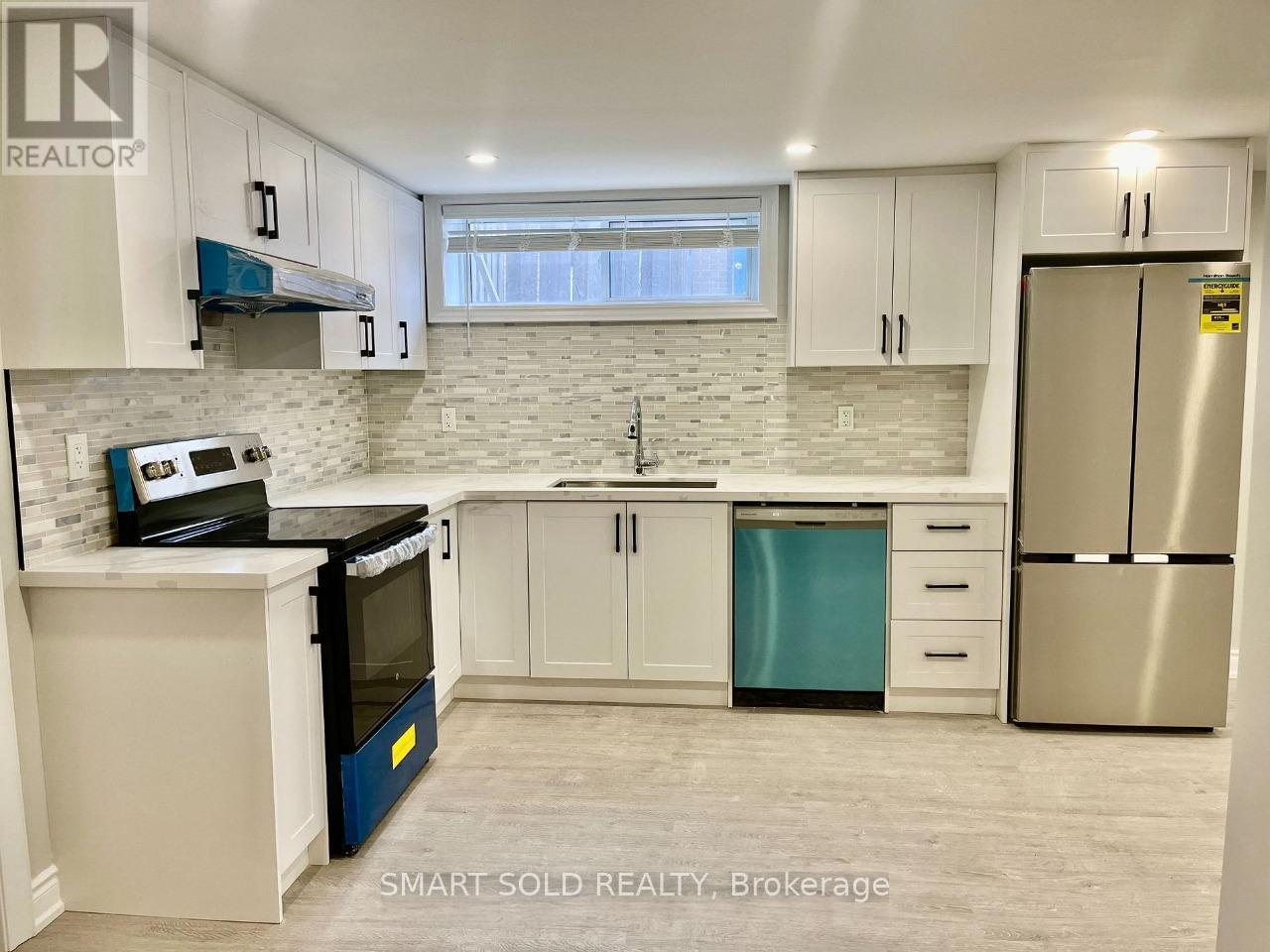 LOWER - 228 SILVERBIRCH DRIVE Property Photo 1