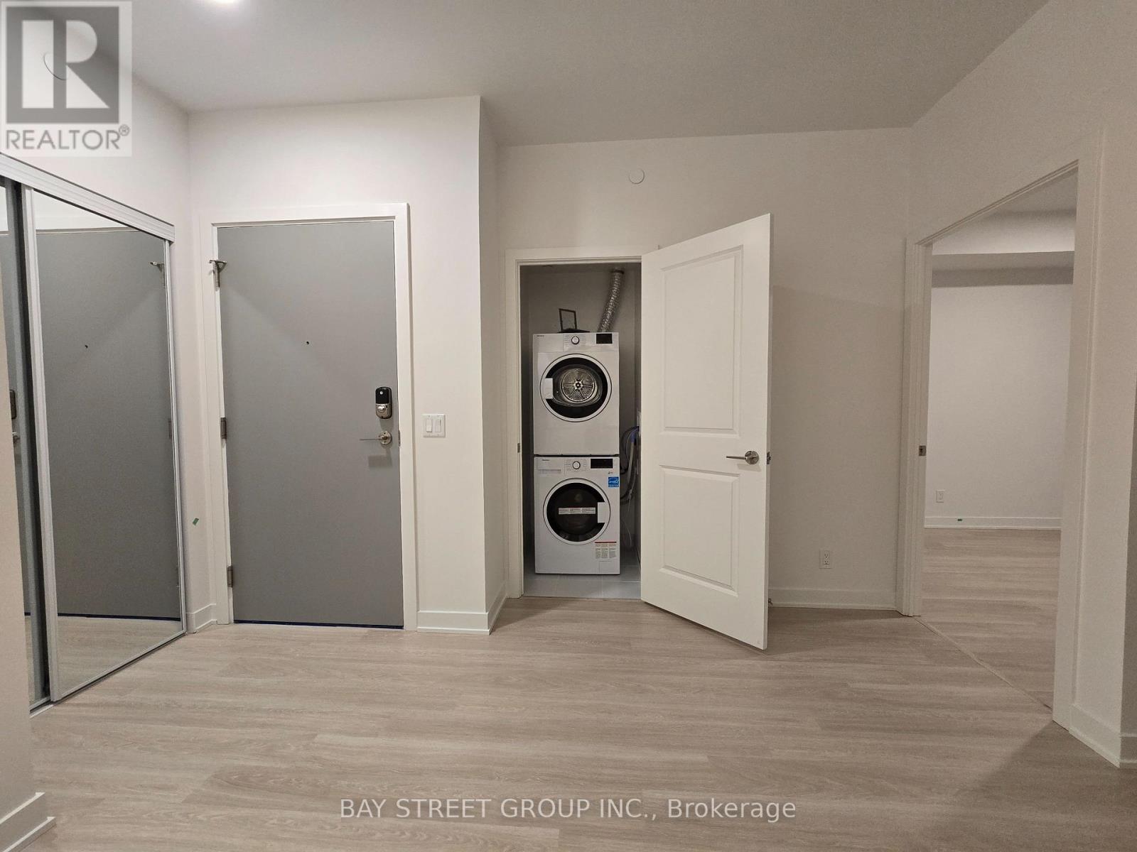 1806b - 50 Upper Mall Way Property Photo 11