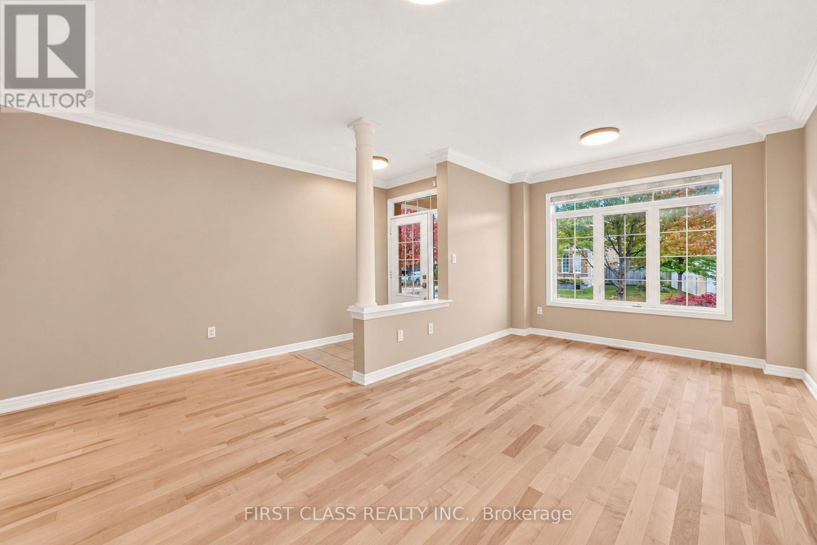 4 Hawkweed Manor Property Photo 1
