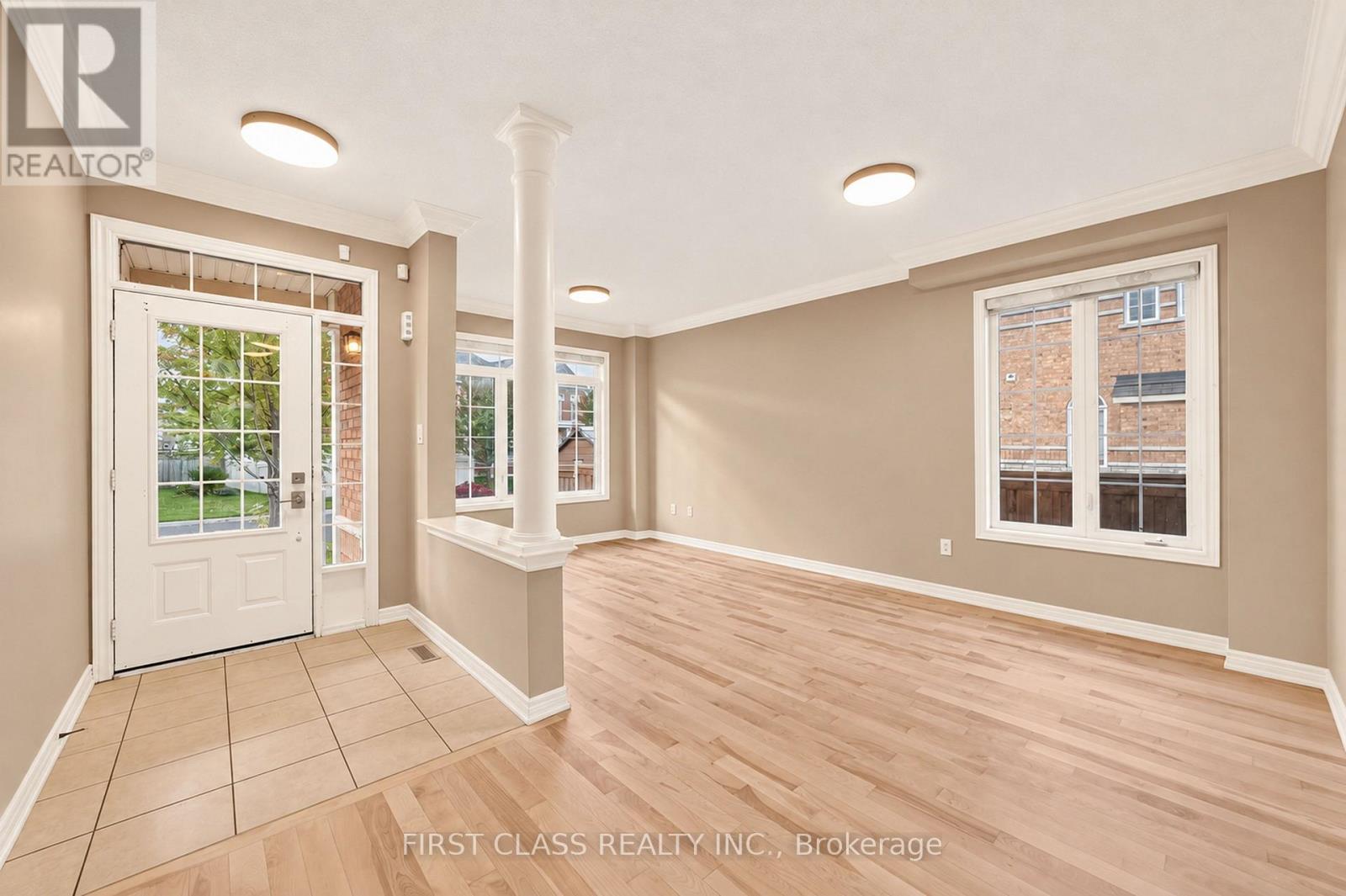 4 Hawkweed Manor Property Photo 3