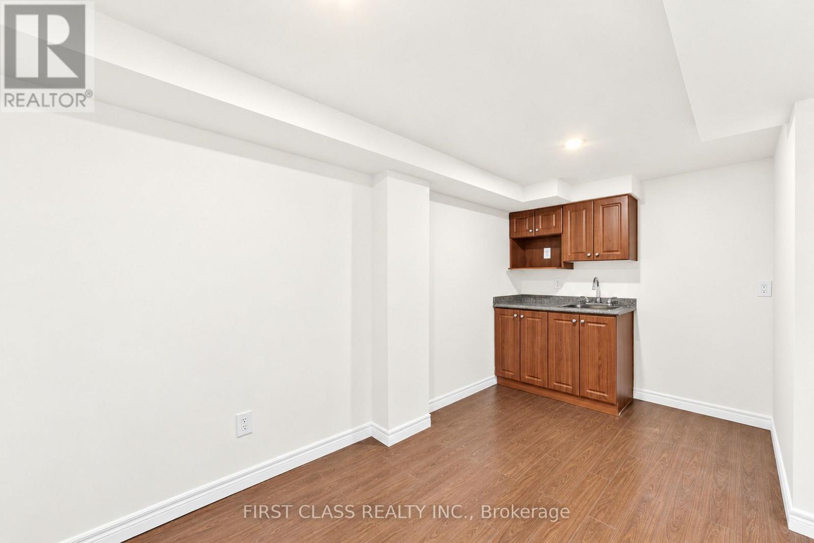 4 Hawkweed Manor Property Photo 16