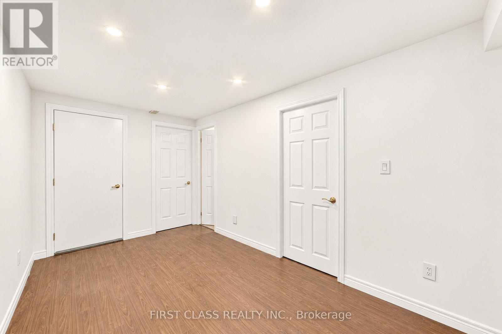 4 Hawkweed Manor Property Photo 17