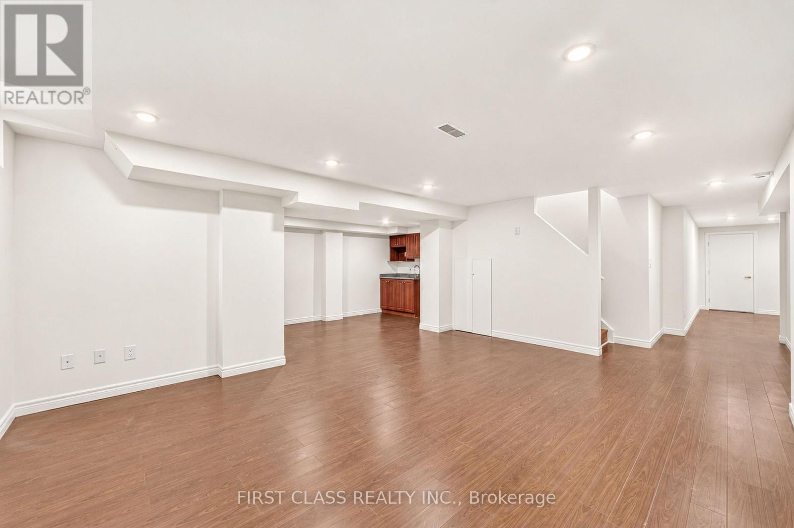 4 Hawkweed Manor Property Photo 20