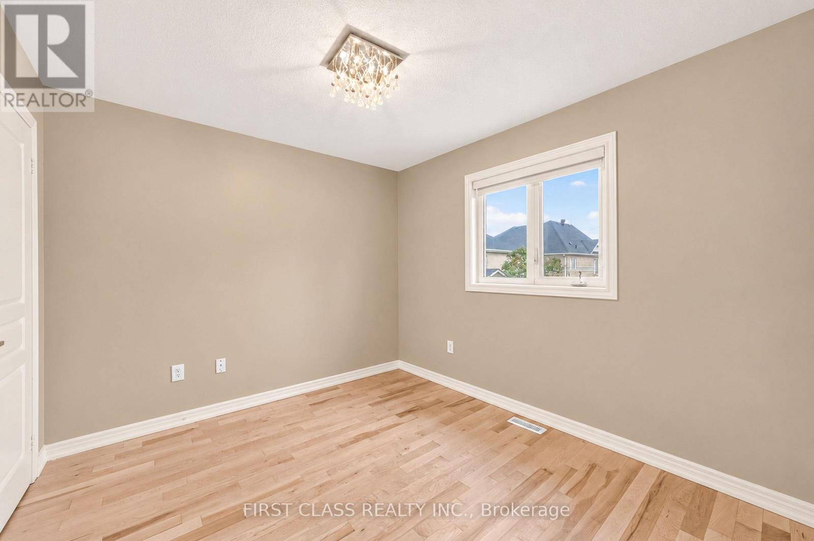 4 Hawkweed Manor Property Photo 24