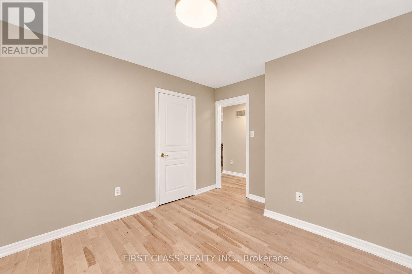 4 Hawkweed Manor Property Photo 25