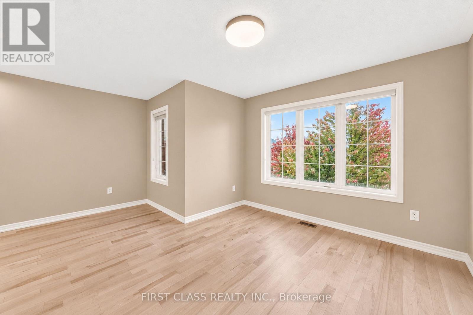 4 Hawkweed Manor Property Photo 27