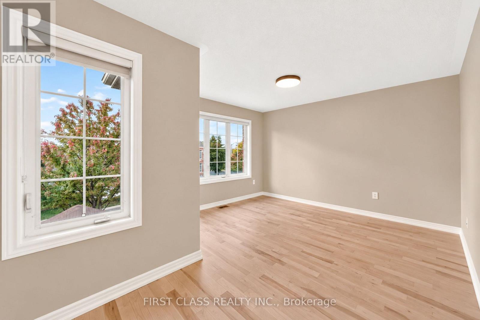 4 Hawkweed Manor Property Photo 29