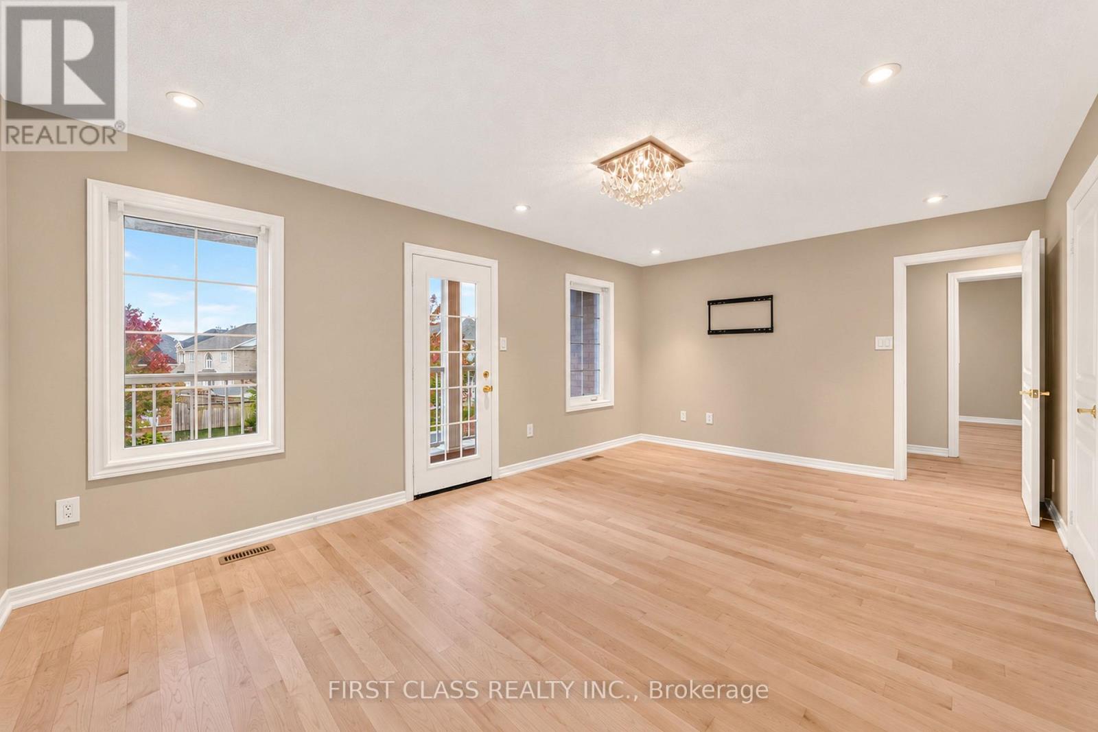 4 Hawkweed Manor Property Photo 33
