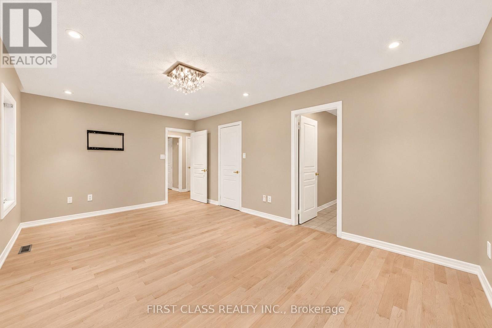 4 Hawkweed Manor Property Photo 34