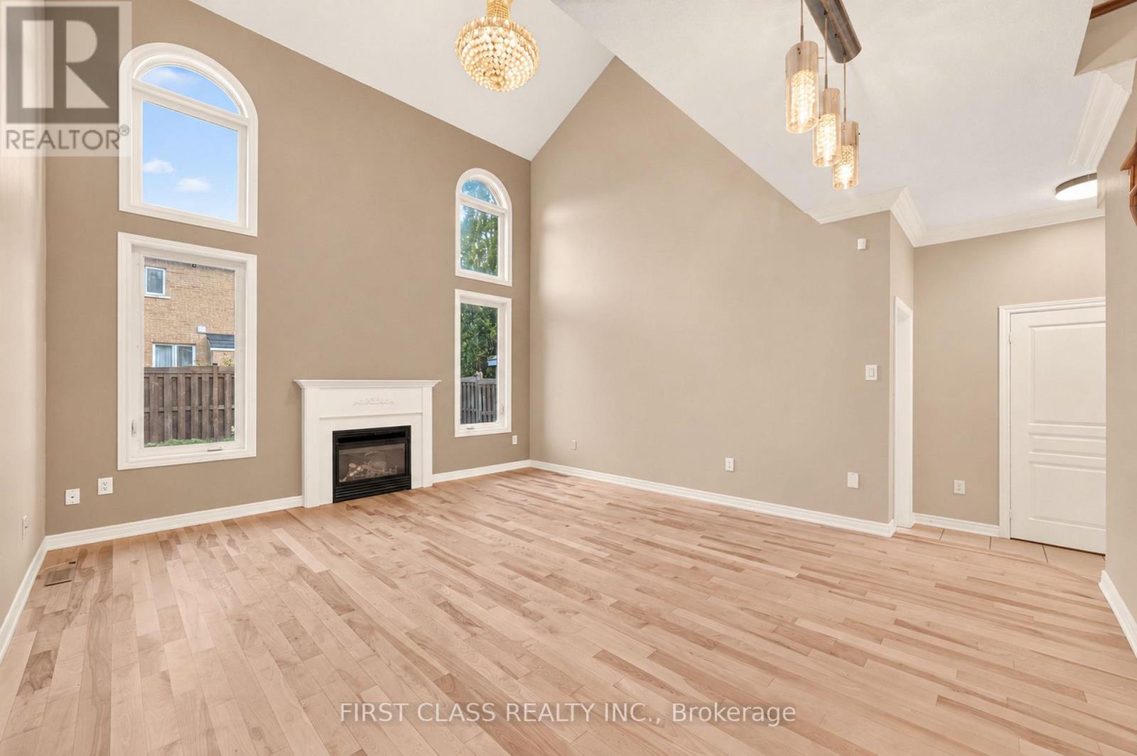 4 Hawkweed Manor Property Photo 43