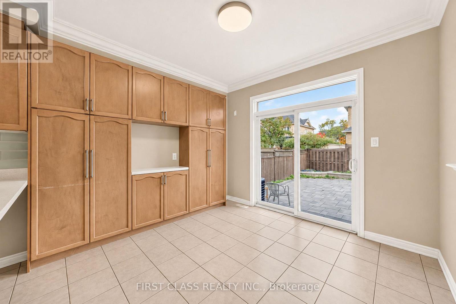4 Hawkweed Manor Property Photo 44