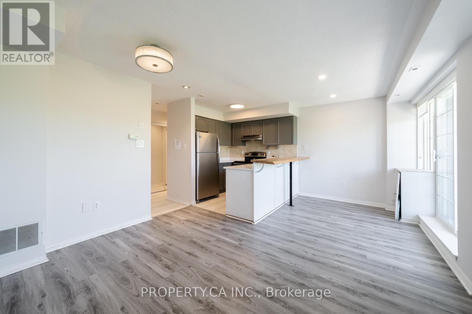 A206 - 15 Cornell Meadows Avenue Property Photo 4