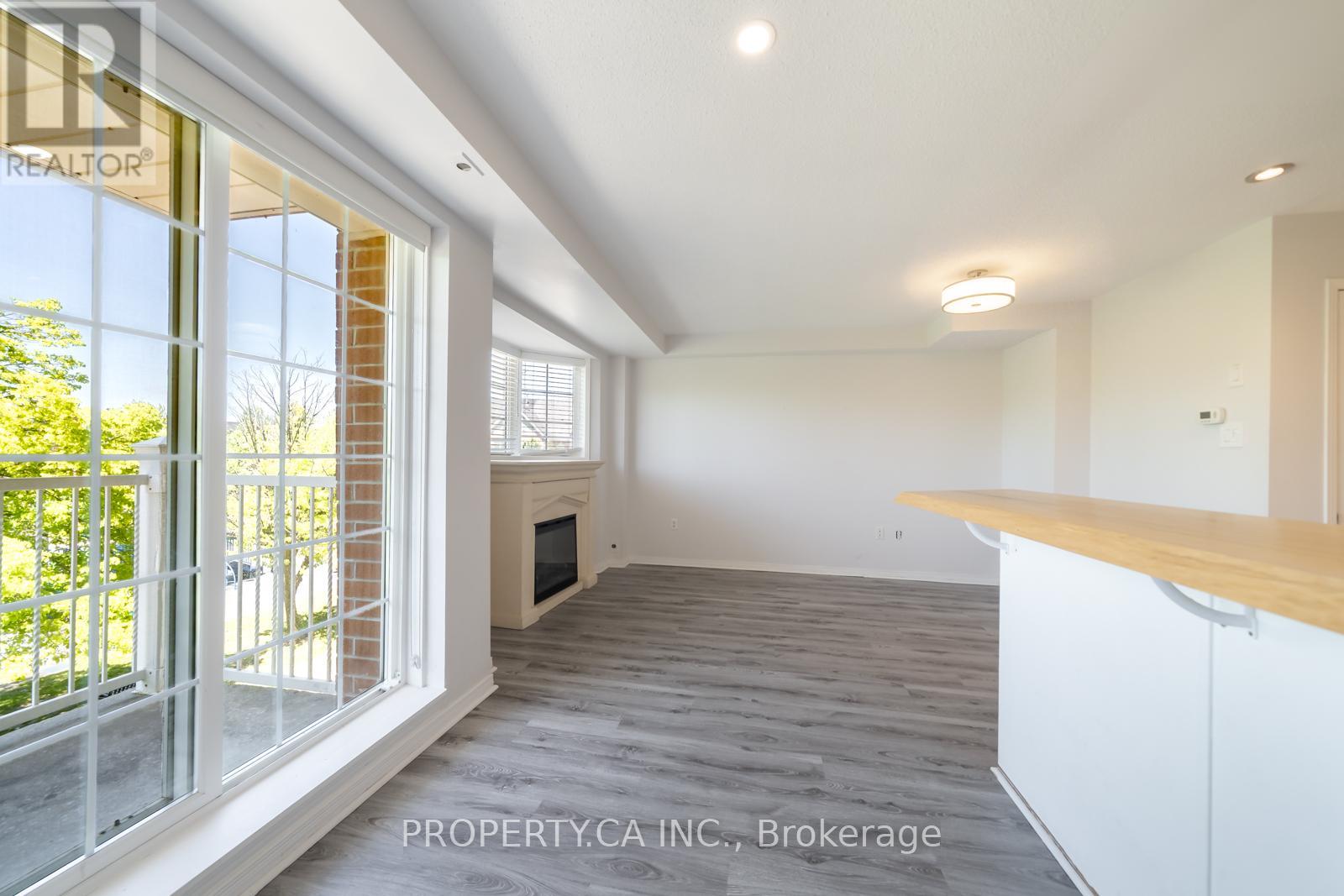 A206 - 15 Cornell Meadows Avenue Property Photo 7