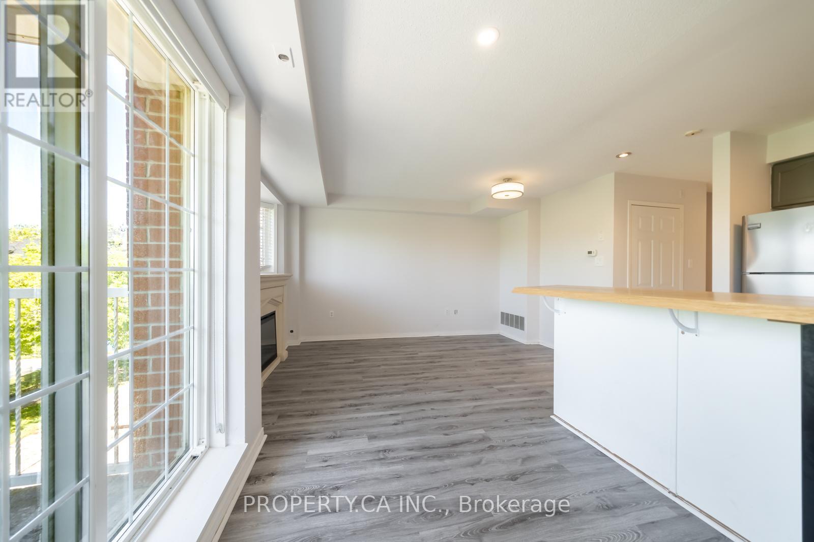 A206 - 15 Cornell Meadows Avenue Property Photo 8