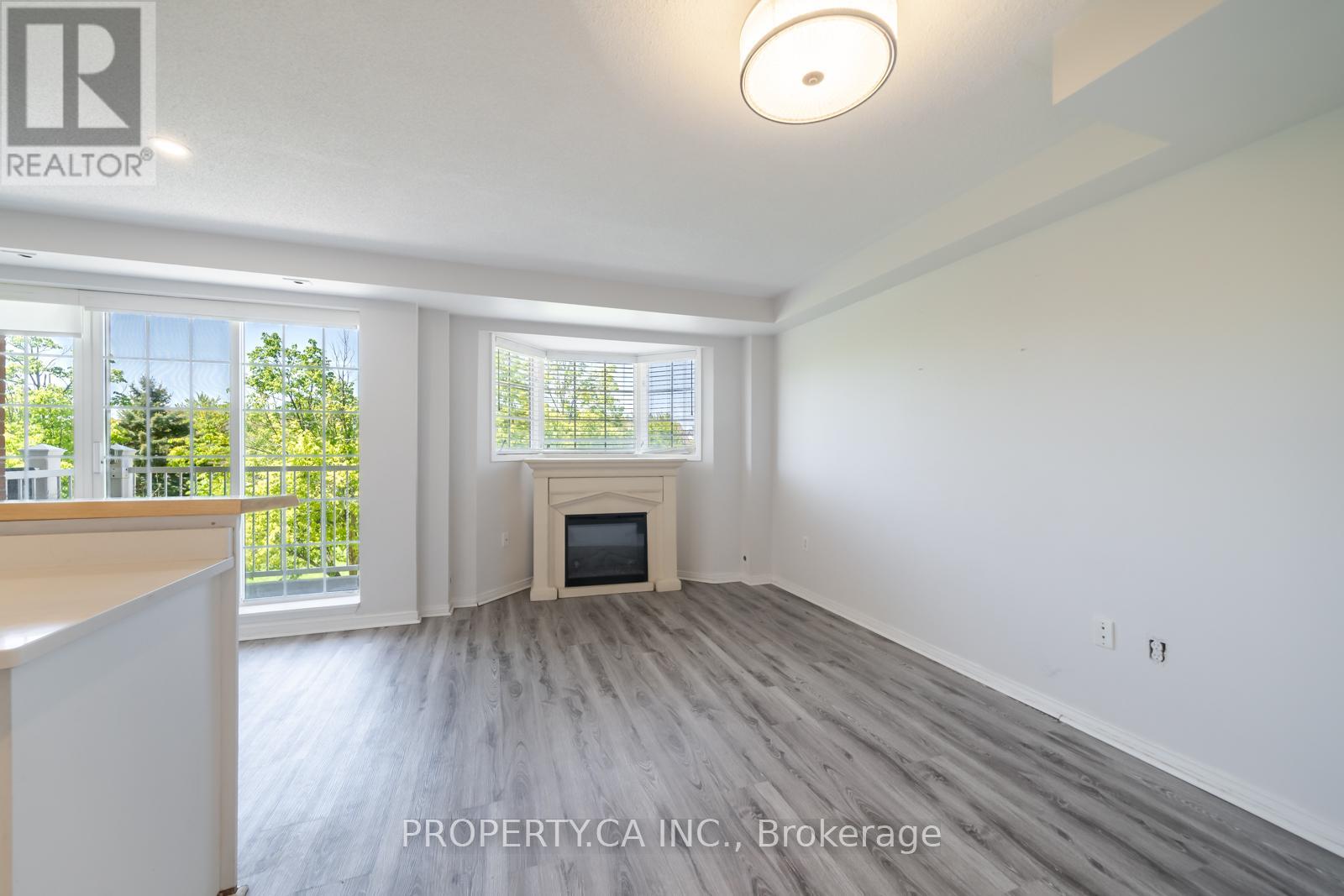 A206 - 15 Cornell Meadows Avenue Property Photo 16