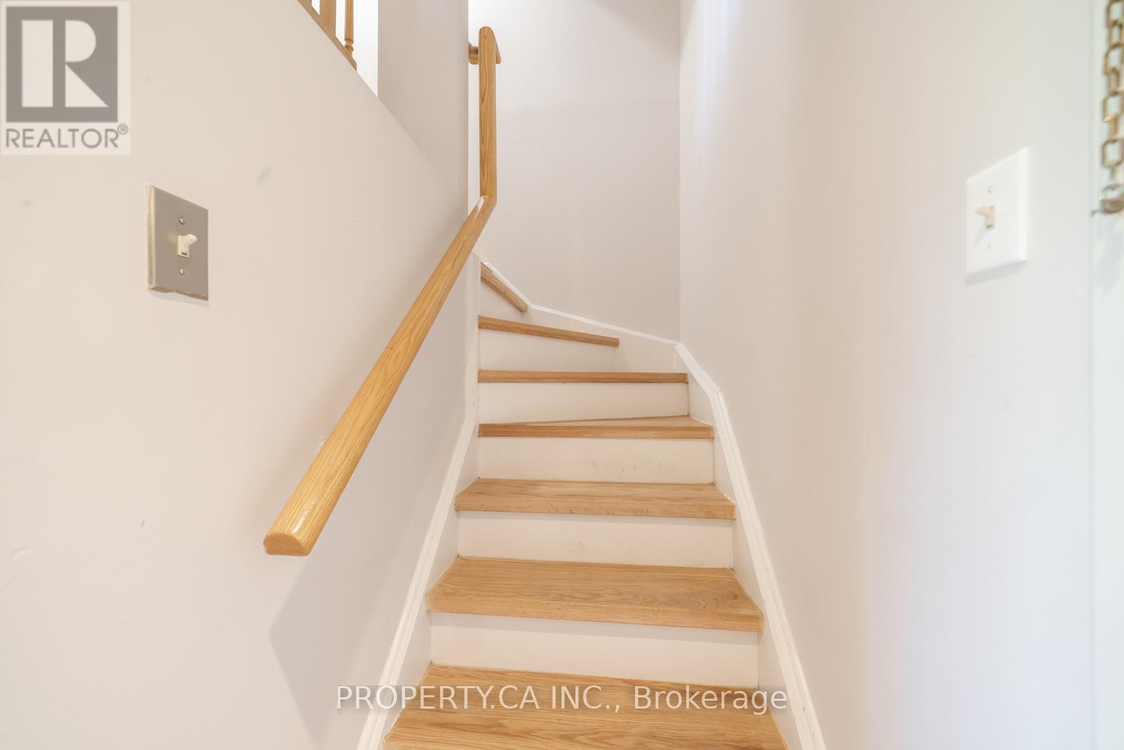 A206 - 15 Cornell Meadows Avenue Property Photo 17