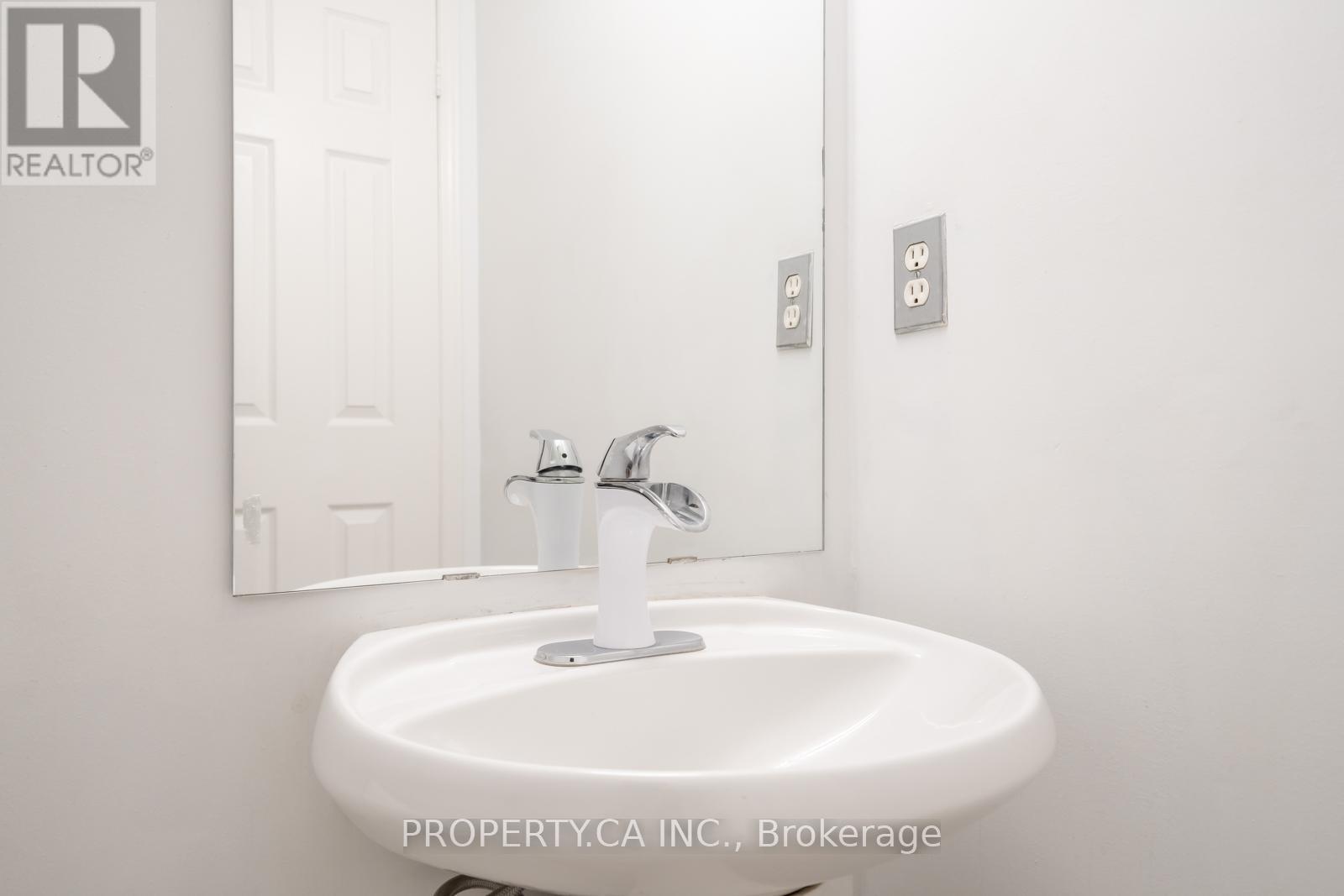 A206 - 15 Cornell Meadows Avenue Property Photo 19