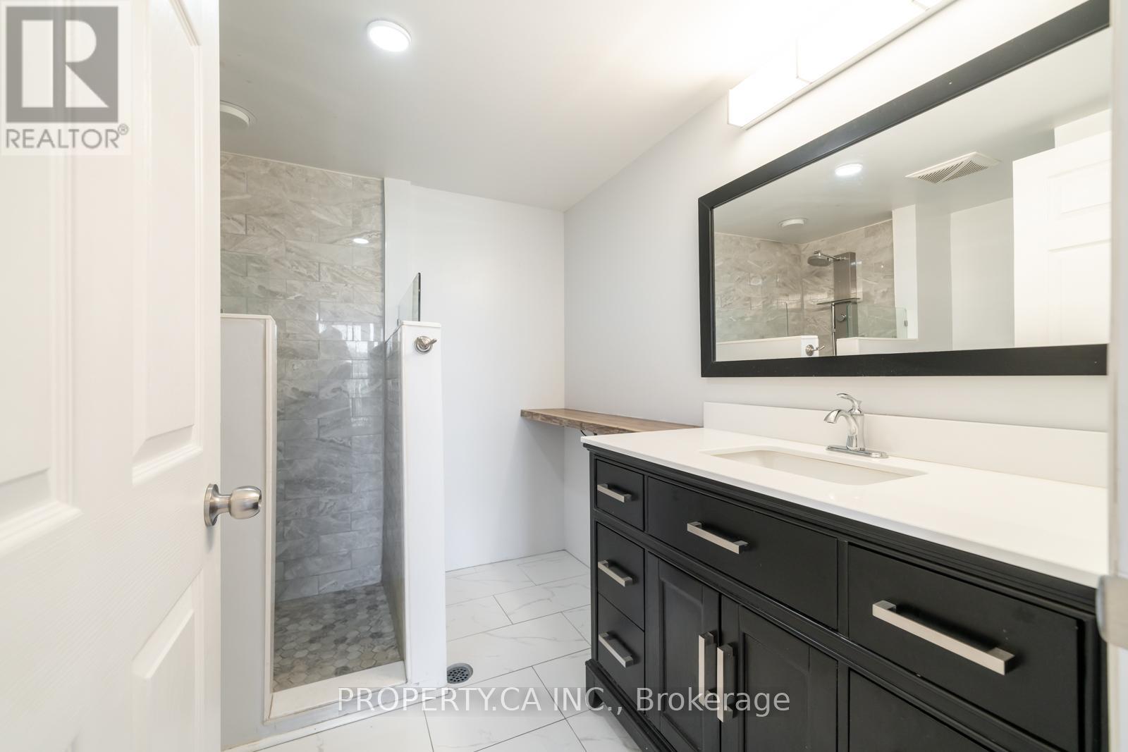 A206 - 15 Cornell Meadows Avenue Property Photo 25