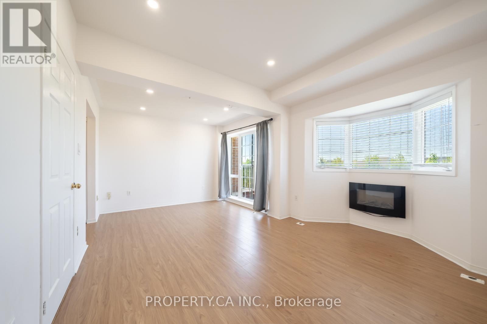 A206 - 15 Cornell Meadows Avenue Property Photo 28