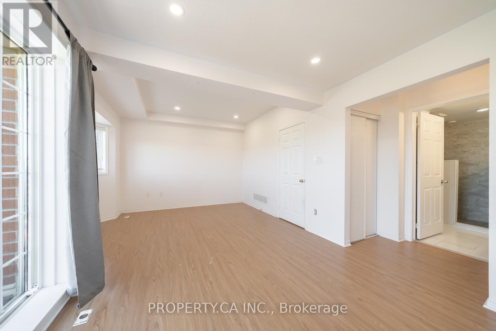 A206 - 15 Cornell Meadows Avenue Property Photo 31