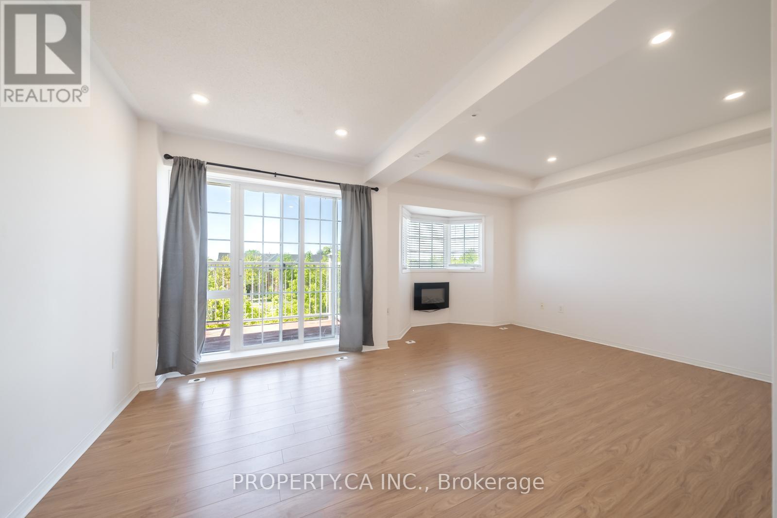 A206 - 15 Cornell Meadows Avenue Property Photo 32