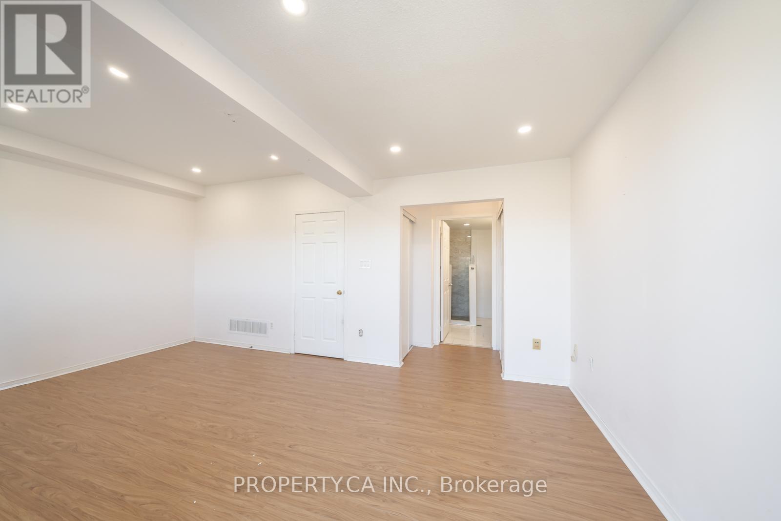 A206 - 15 Cornell Meadows Avenue Property Photo 36