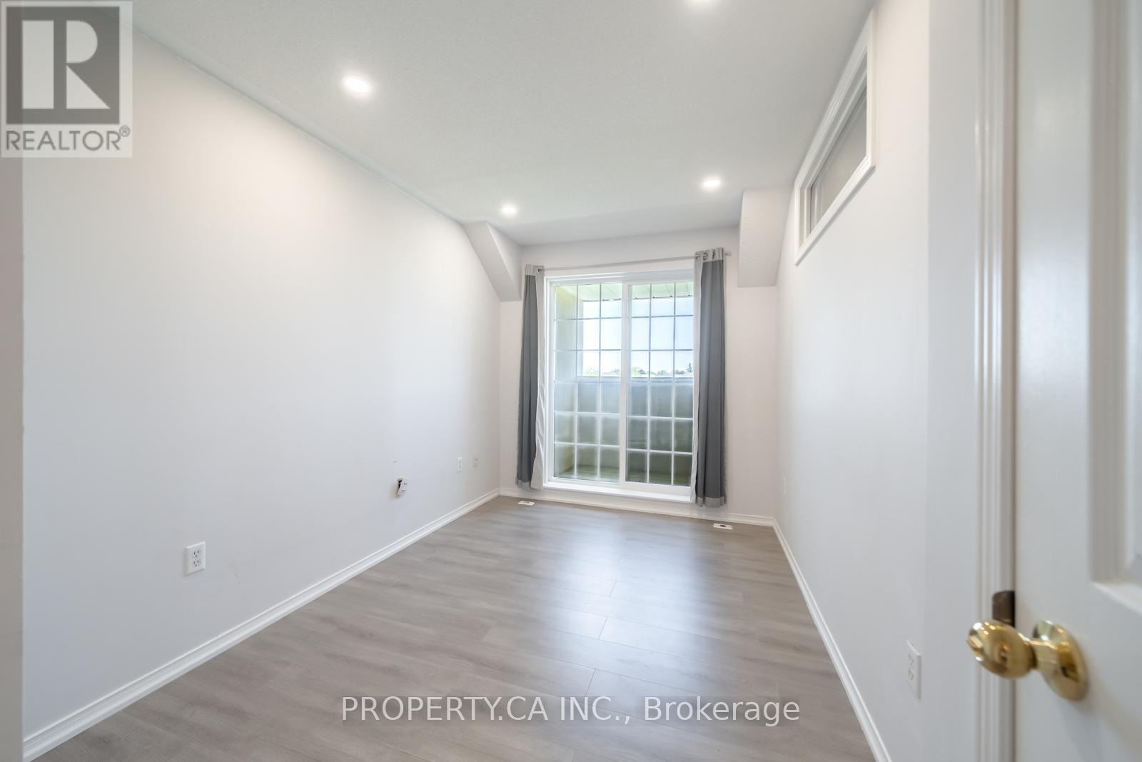 A206 - 15 Cornell Meadows Avenue Property Photo 38