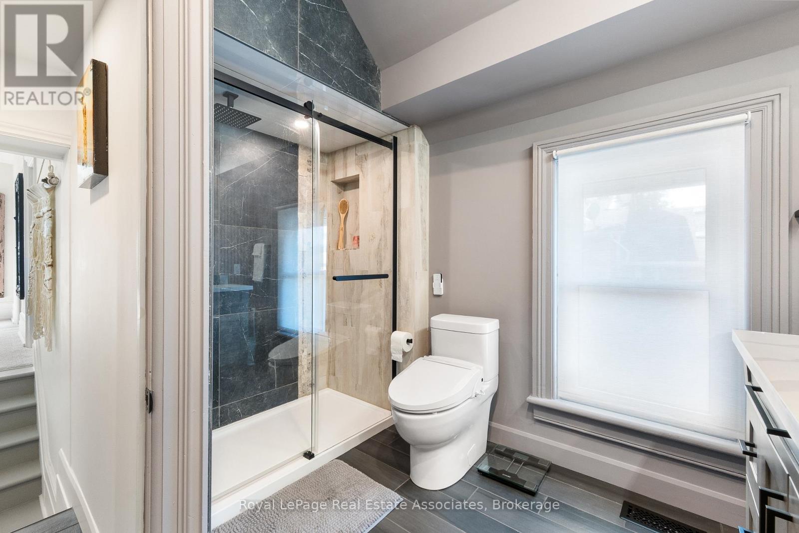 52 Cameron Street E Property Photo 38