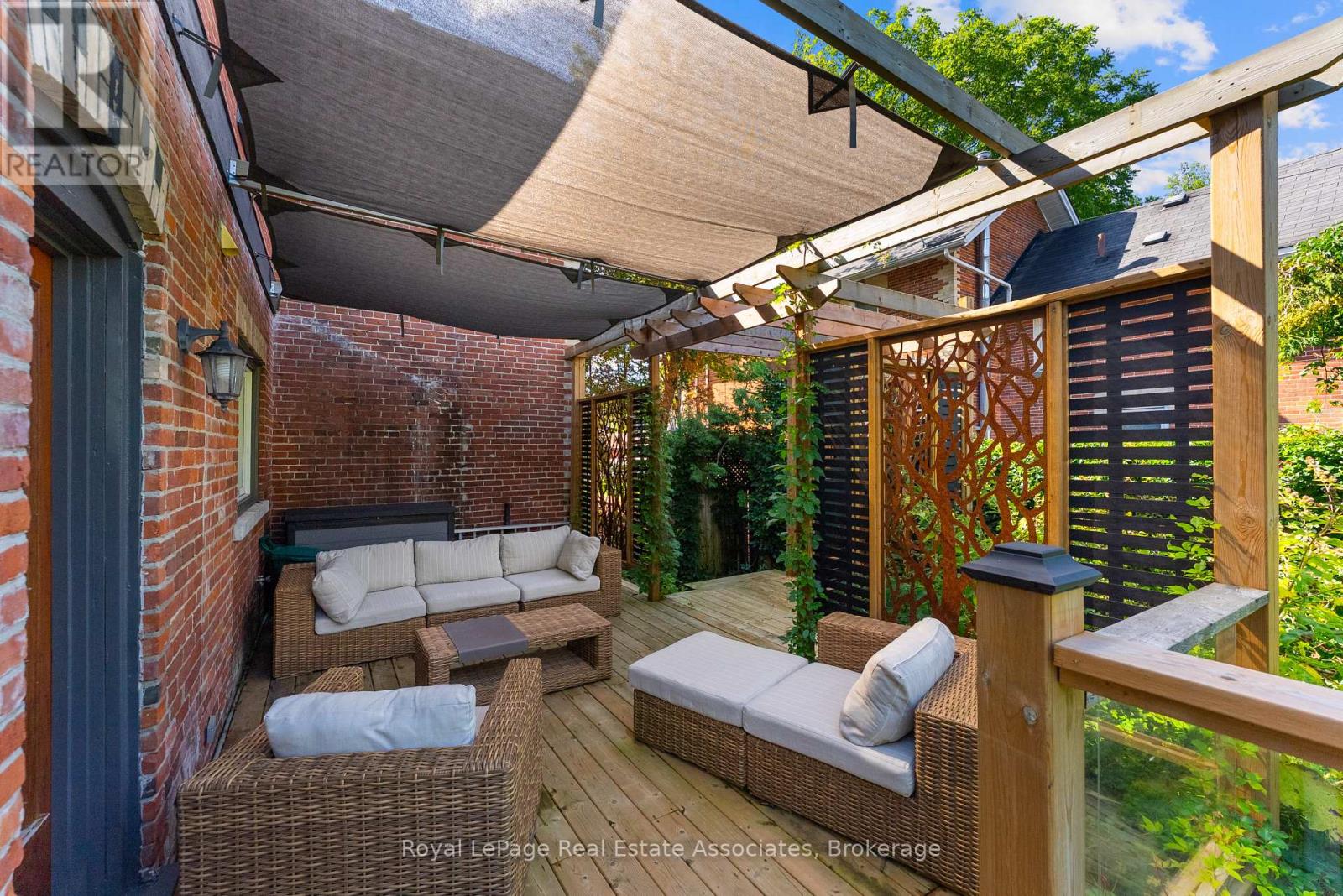 52 Cameron Street E Property Photo 45