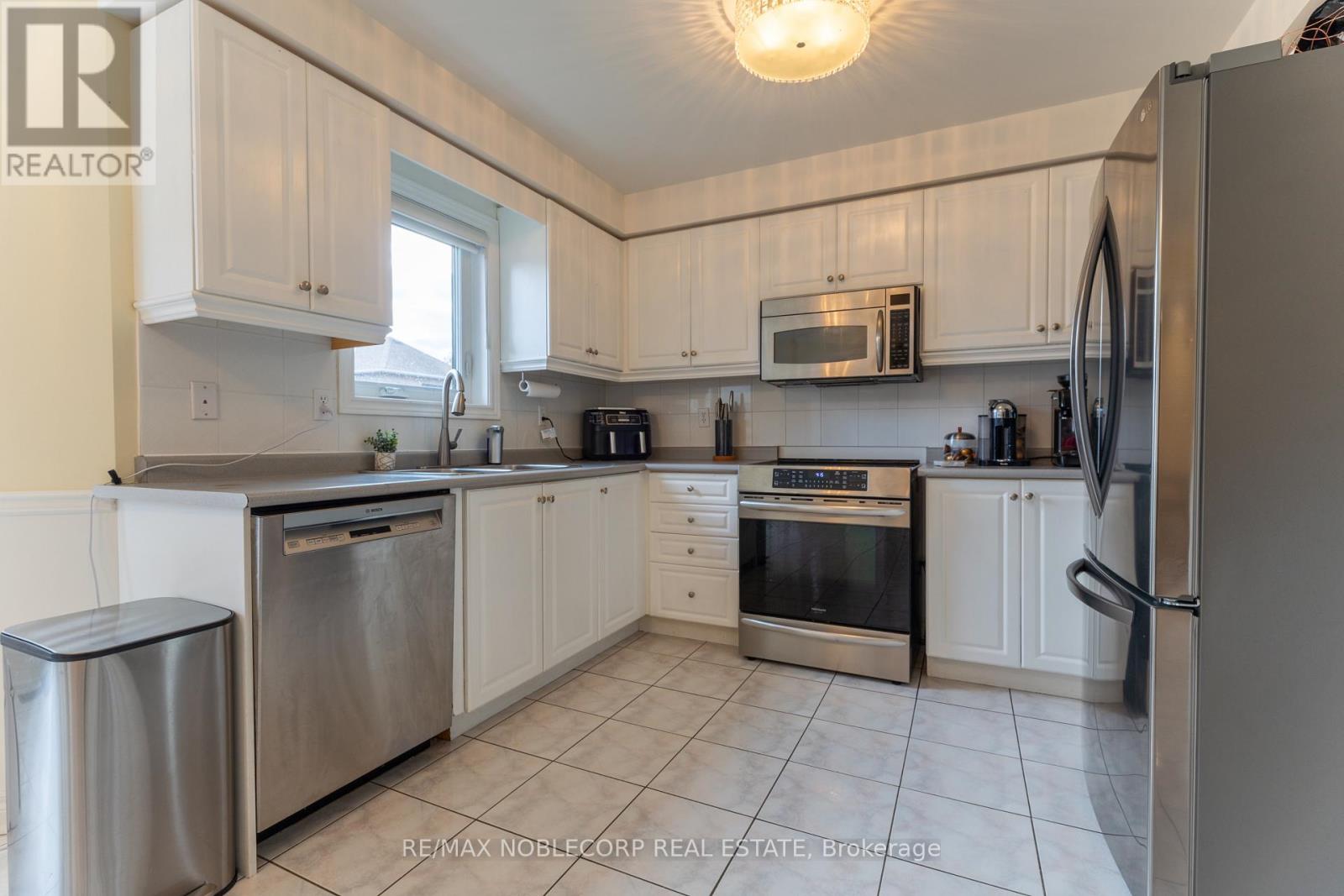 71 Castlepoint Drive Property Photo 20