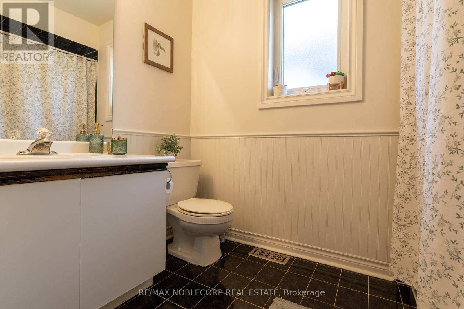 71 Castlepoint Drive Property Photo 41