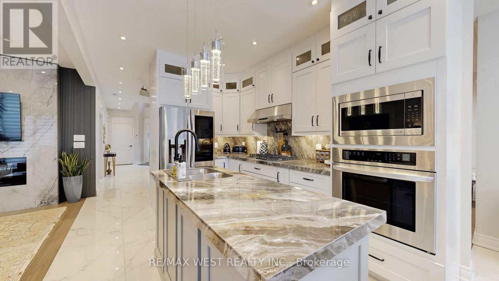 31 Mulholland Drive Property Photo 17