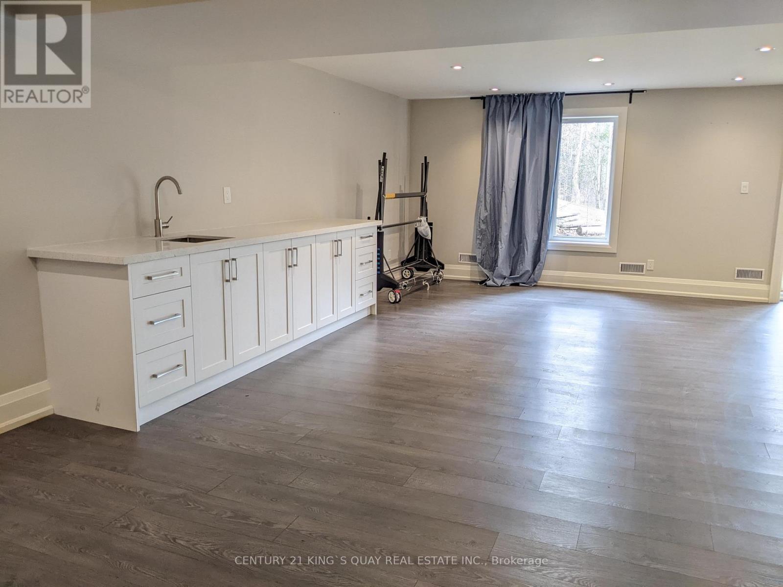 9779 Warden Avenue Property Photo 25