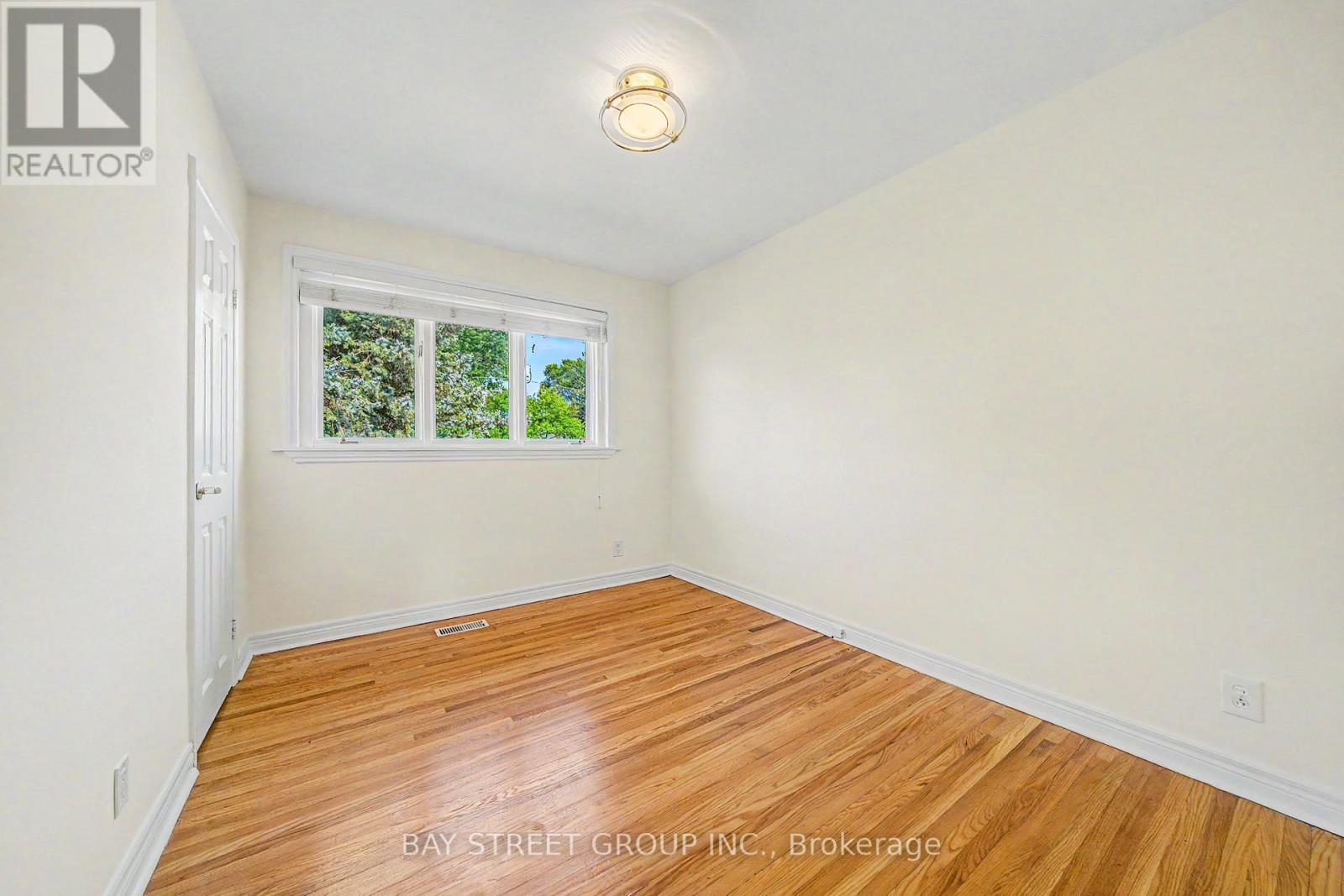 32 Alanadale Avenue Property Photo 18