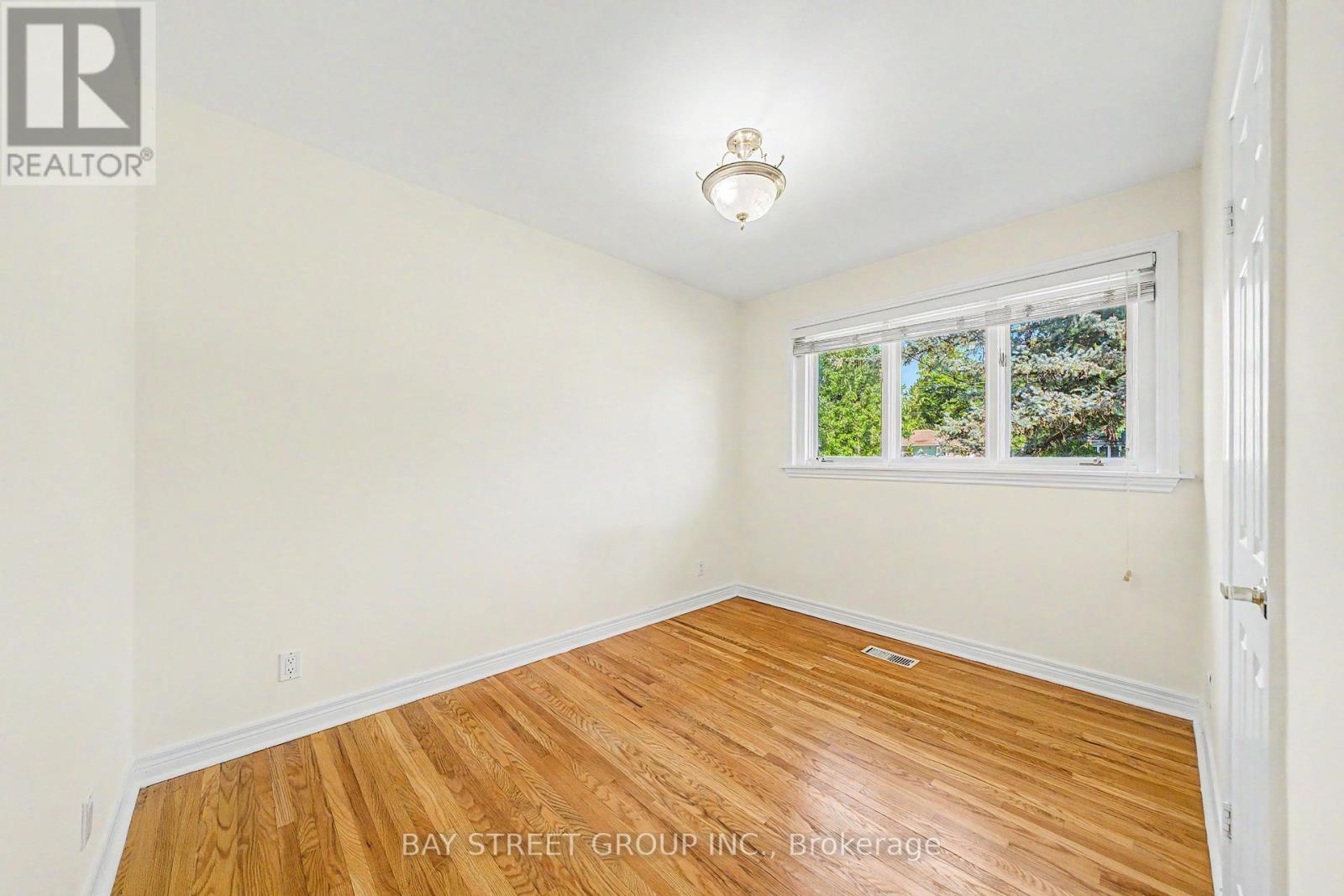32 Alanadale Avenue Property Photo 20
